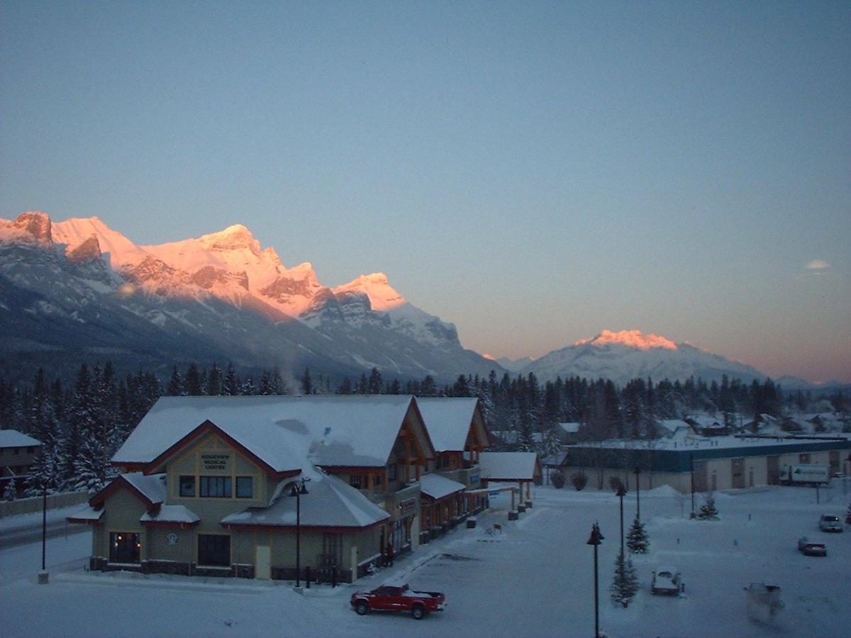 Apartment 406, Indigenous Artefacts Canmore Exterior photo