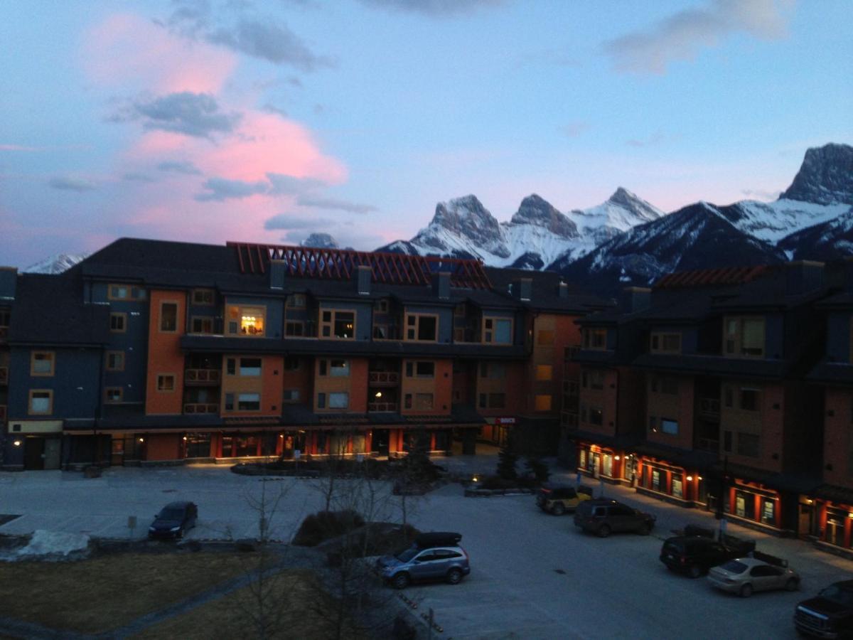 Apartment 406, Indigenous Artefacts Canmore Exterior photo