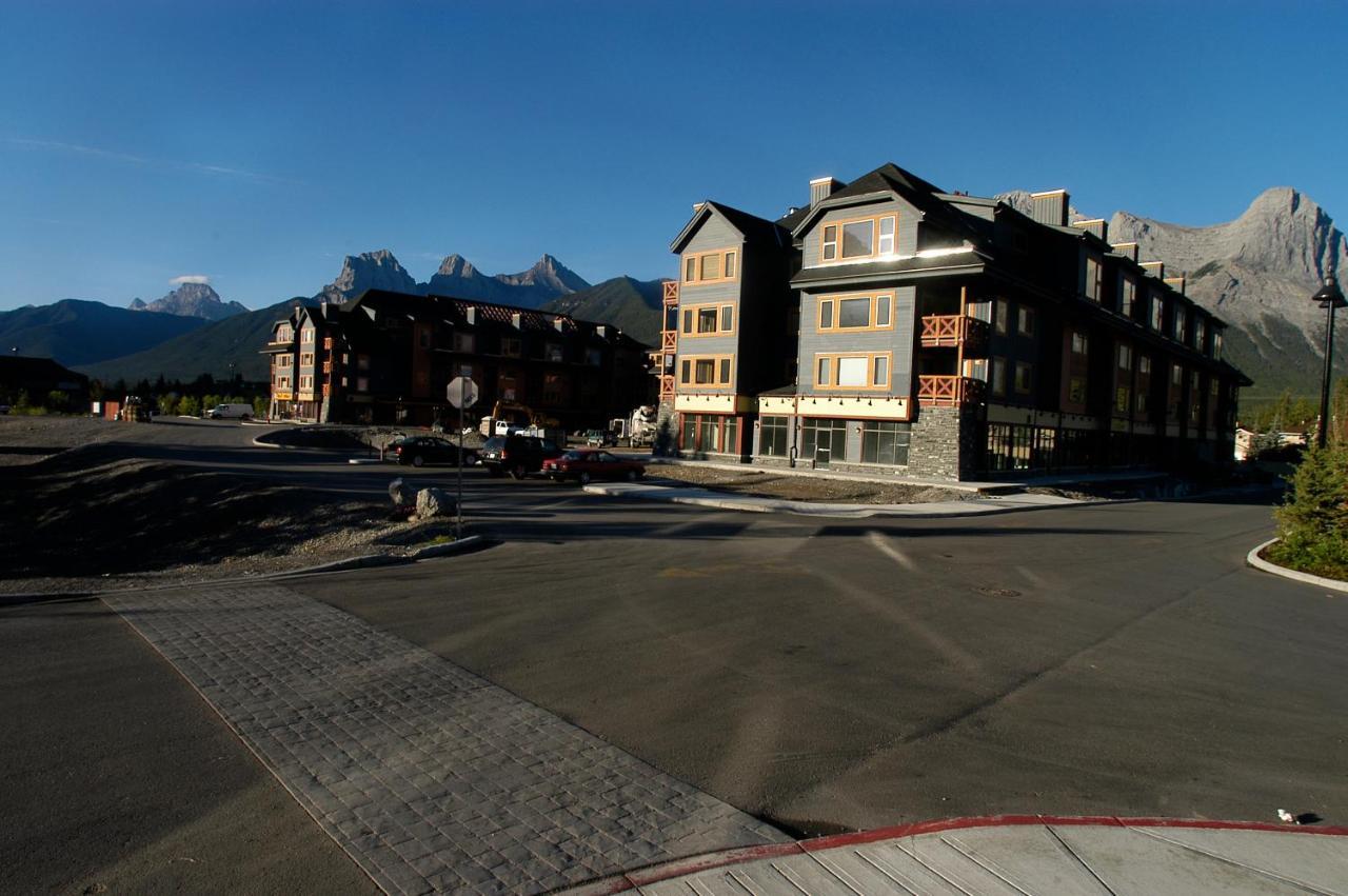 Apartment 406, Indigenous Artefacts Canmore Exterior photo