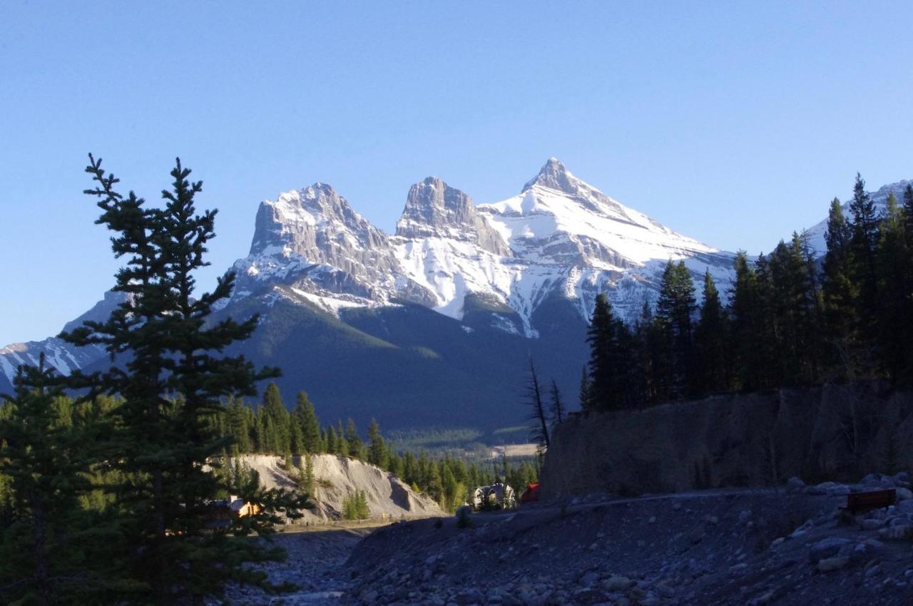 Apartment 406, Indigenous Artefacts Canmore Exterior photo